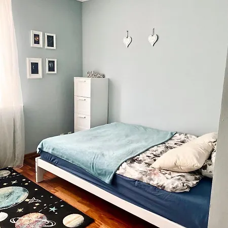 Three-room On Skarbka Z Gor Apartment Warsaw