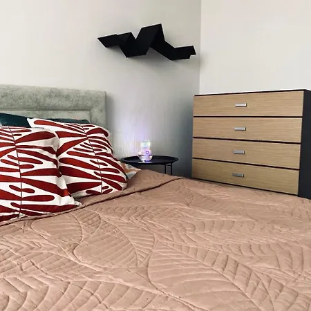 Three-room On Skarbka Z Gor * ורשה